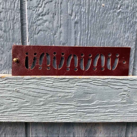 Burgundy leather cuff bracelet with cut outs - Picture 4 of 8